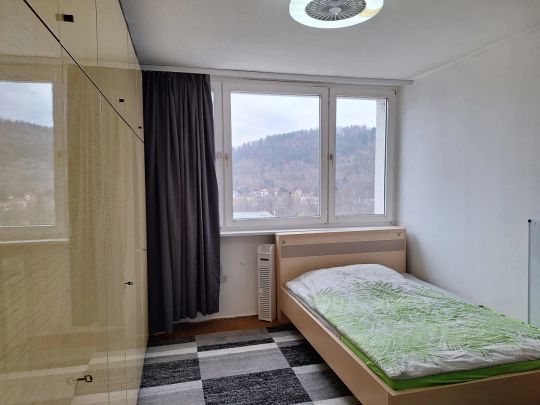 Gemütliche Eigentumswohnung in zentraler Lage mit herrlichem Rundumblick – Garage - WG tauglich - Photo 1