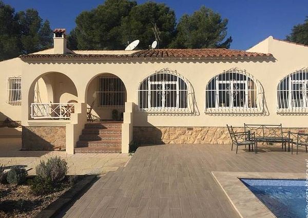 Villa for rent in Alfaz