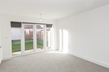 3 bedroom detached house to rent - Photo 2