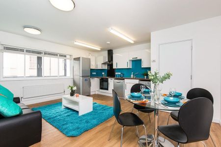 4 bedroom flat to rent - Photo 4