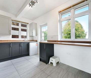 4 bedroom semi detached house to rent, - Photo 2