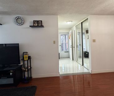 For Lease - 17 Brisbourne Grove, Toronto, Ontario - Photo 1