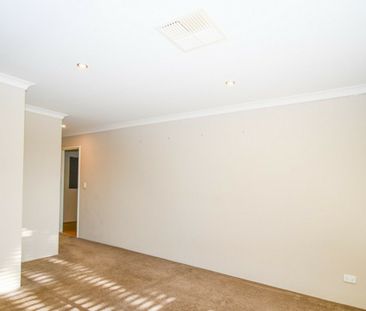 Stunning Family Home in Wannanup - Photo 3