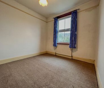 4/5 Bedroom House To Let - HP12 - Photo 5