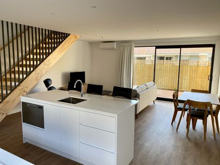 2/45 Division Street, Riccarton Christchurch 8041 - Photo 3