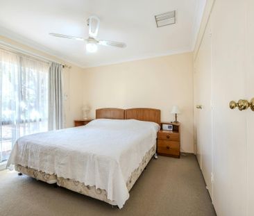 Three Bedroom Family Home in a Quiet, Established Neighbourhood - Photo 4