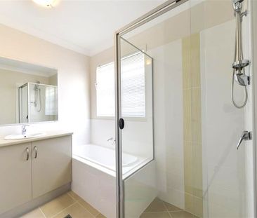 WESTDALE – Modern in New Estate! - Photo 6