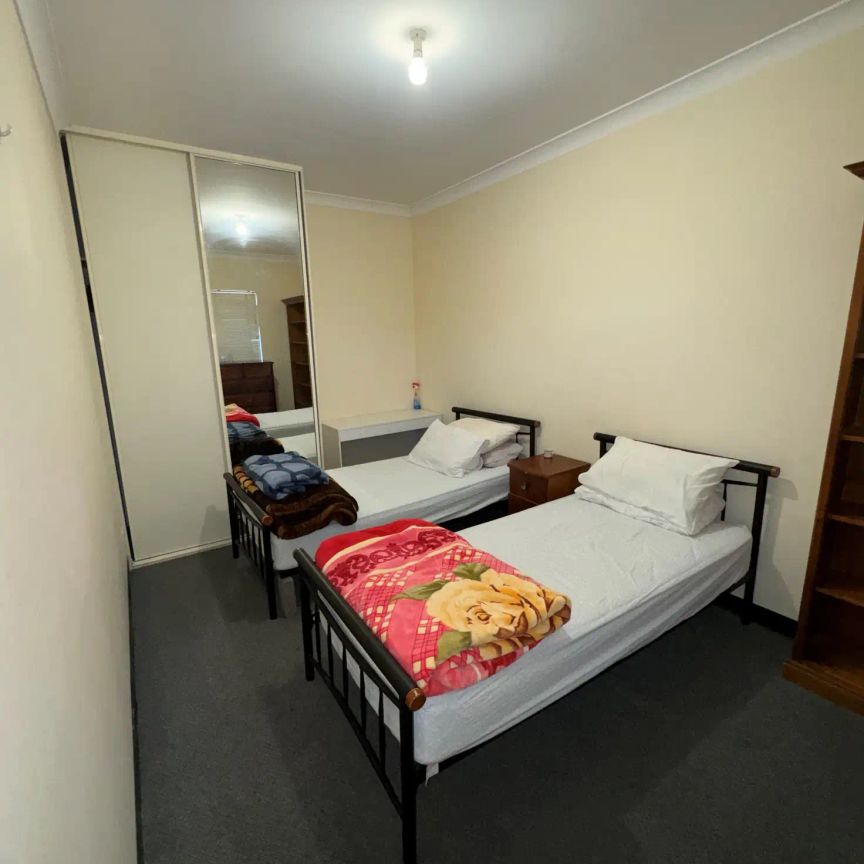 “LARGE 2 BEDROOM UNIT - EASY ACCESS TO THE CITY” - Photo 1