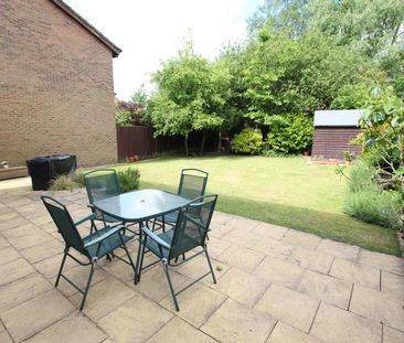 Tresillian Way, Woking, Surrey, GU21 - Photo 4