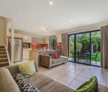 Robina - Photo 1