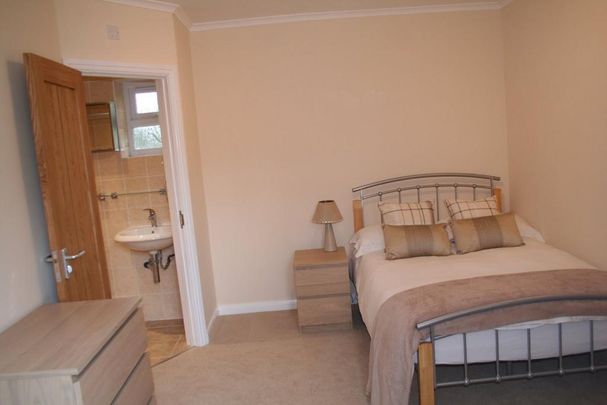 1 bedroom in a house share to rent - Photo 1