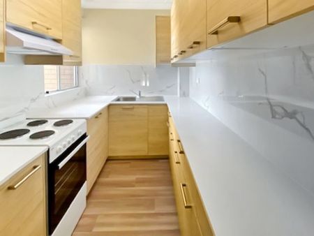 Spacious & Convenient 2-Bedroom Unit in North Parramatta - Photo 4