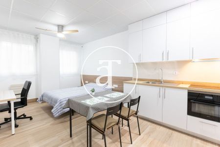 Monthly rental Studio with 1 bedroom, 1 bathroom in Latina - Photo 2