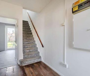 Bunyard Drive, Woking, GU21 - Photo 5