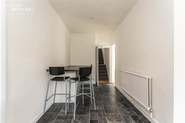 6 bedroom detached house to rent - Photo 1