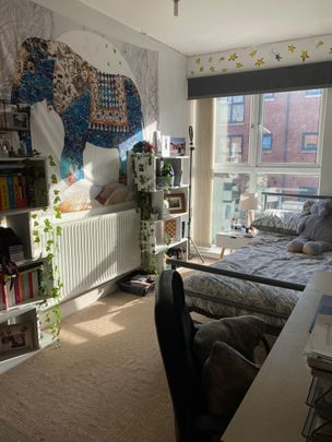 Plymouth View, Manchester - Photo 1