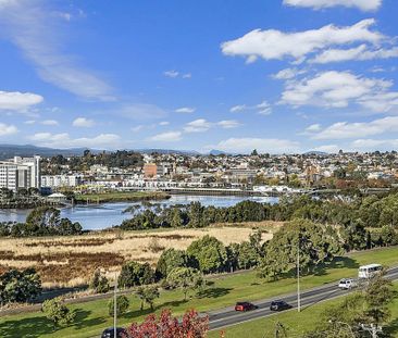 Refurbished Apartment with Stunning Views - Photo 6