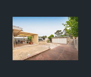 3 x 2 THORNLIE HOME - Photo 4