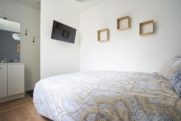 VESLE L Roommate 4 Bedrooms at Reims - Photo 1