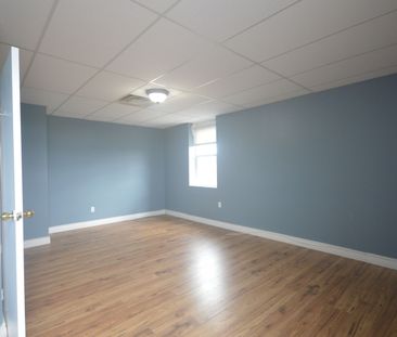 For Lease - 64 Holland Street Unit# Upper 1, Bradford West Gwillimb... - Photo 2