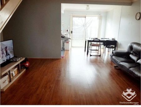 3 BEDROOM TOWNHOUSEâWarrigal State School Catchment - Photo 2