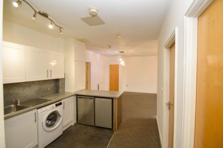 3 bedroom flat to rent - Photo 4