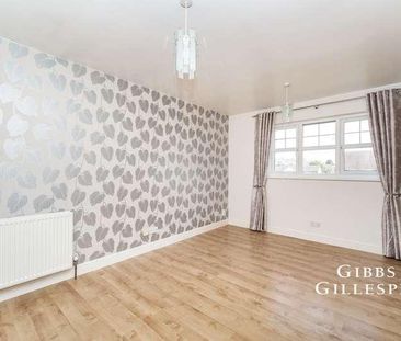 Elliott Avenue, Ruislip, HA4 - Photo 2