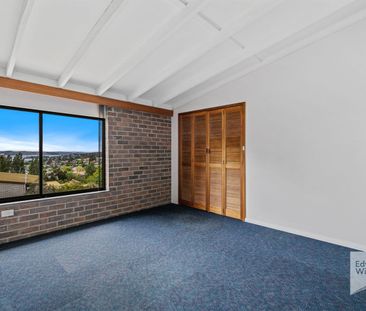 Well presented two bedroom unit in great location. - Photo 3