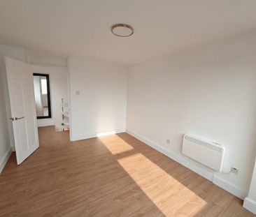 2 Bed Flat, Queenswood Gardens, E11 - Photo 3