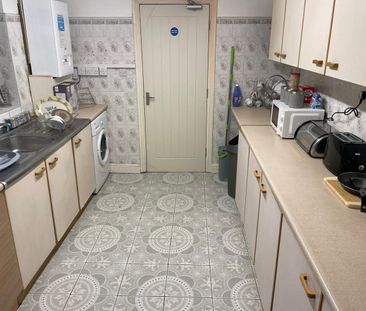 Room in a Shared House, Ivor Road, B11 - Photo 4
