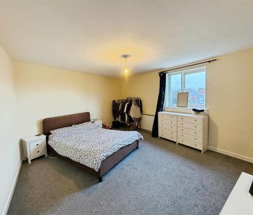 St. Teilo Street, Pontarddulais, SWANSEA - Photo 3