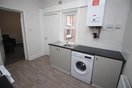 2 bedroom Student Flat to rent in Hazelwood Avenue, Newcastle Upon Tyne - Photo 5