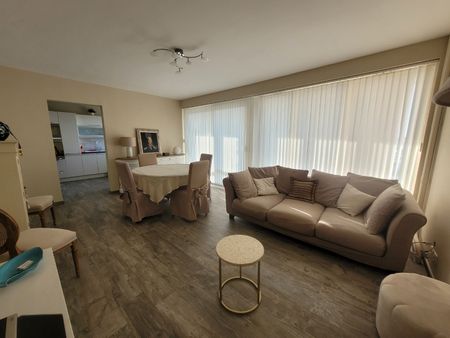 Location Appartement 4 pièces 88m² LYS LEZ LANNOY 59390 - Photo 3