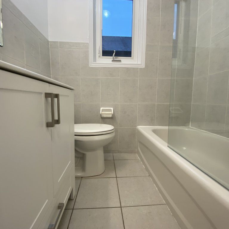 For Lease - 92 Holwood Avenue Unit# Main, Toronto, Ontario - Photo 1