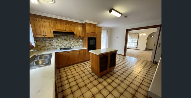 PRIME POSITION! - Photo 1