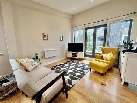 2 bedroom flat to rent - Photo 2