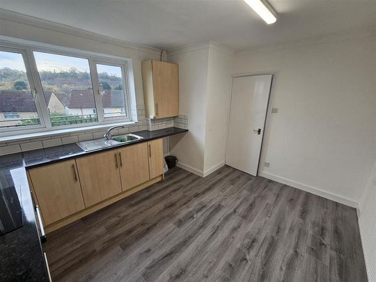 3 bedroom apartment to rent - Photo 1