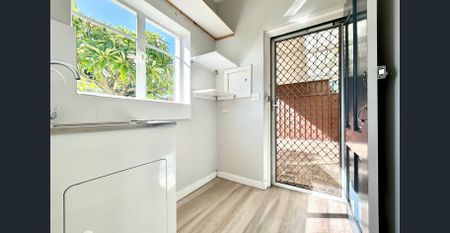 Beautifully presented family home set in prime location, offering both comfort and convenience - Photo 3