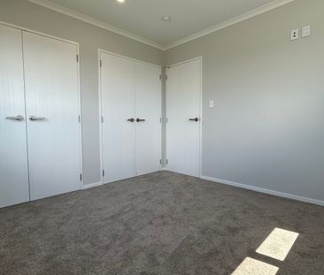 Modern Three Bedrooms Family Home in Fantastic School Zone - Photo 5