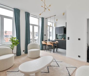 Saint Gilles - kamer in een gedeeld appartement te huur - Photo 2