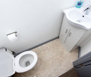 6 bedroom house to rent - Photo 2