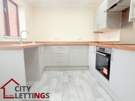 3 bedroom semi-detached house to rent - Photo 5