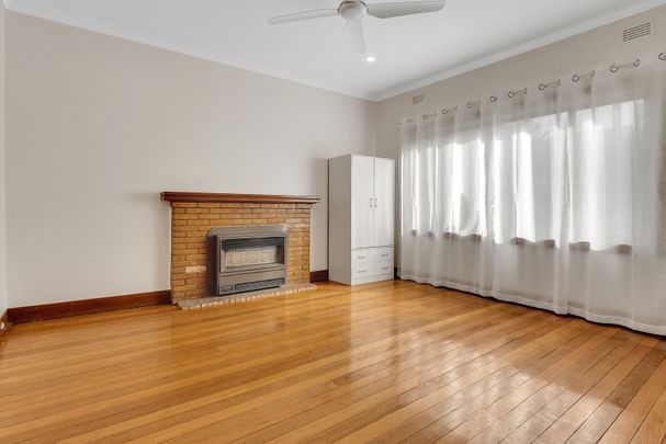 124 Christmas Street, Northcote VIC 3070 - Photo 1