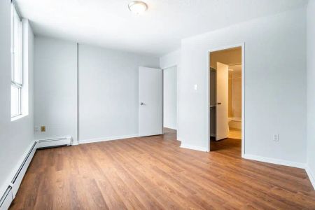 Highland Village — 2 Bedroom available at 501 Wilkins Street, London - Photo 3