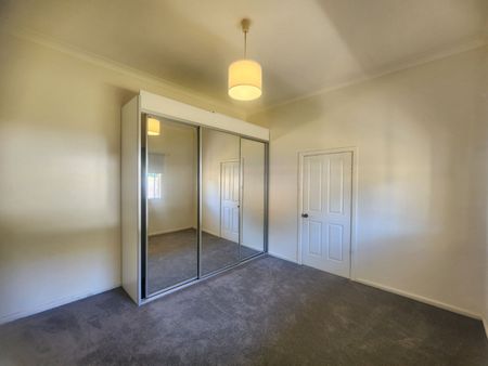 Charming Family Home in Lithgow - Photo 4