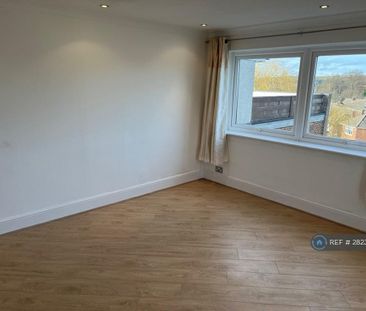 1 bedroom penthouse to rent - Photo 4
