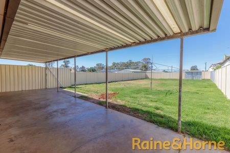 Comfortable Home - Photo 2