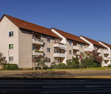 Schöne 3-Zimmer-Wohnung in zentraler Lage // 2.OG links - Foto 3