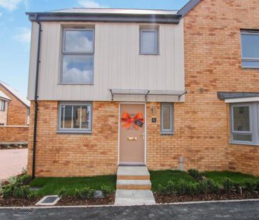 Brand new three bedroom house in the Berwick Green Development with... - Photo 2