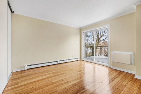 For Lease - 207 Mart Circle, Manor Park - Cardinal Glen and Area, Ontario - Photo 5